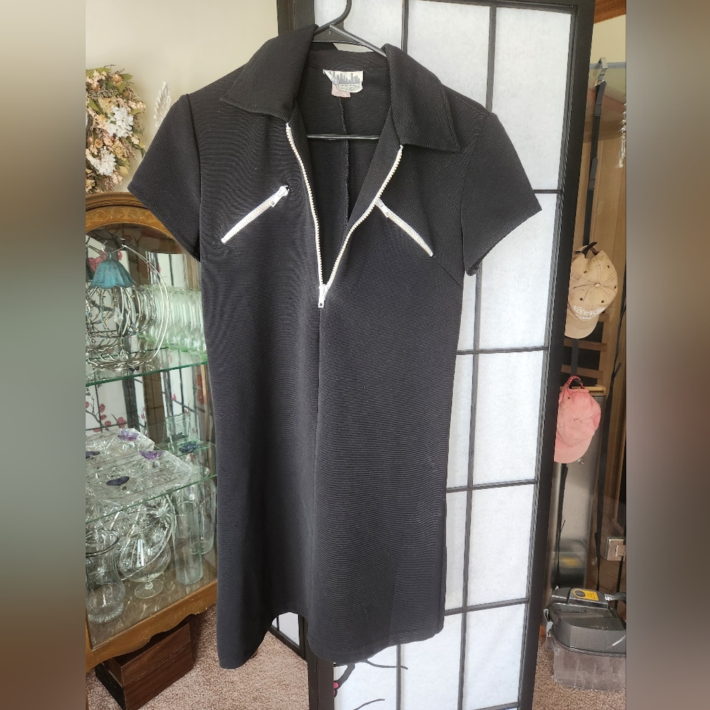Black short sleeve dress